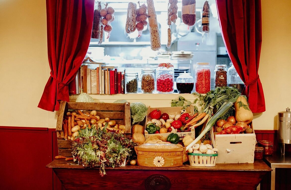 Image de l'article : Notre cuisine ouverte : quand la transparence s'invite à table - Le Porc Marly
