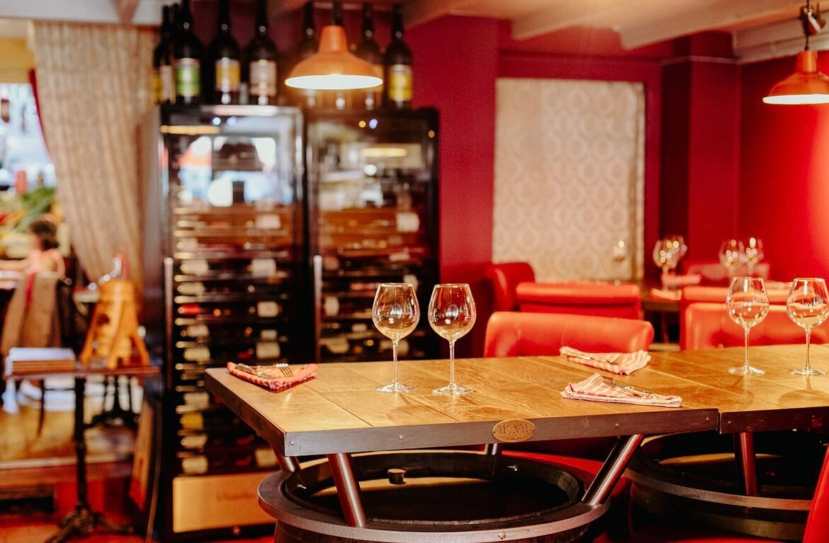 Image de l'article : L'ambiance unique des soirées au Porc Marly - Le Porc Marly